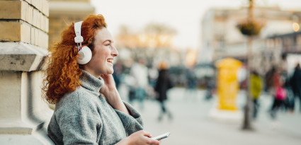 Spotify lance sa matinale, Netflix et Audible s’imposent dans l’industrie du podcast