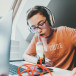 Le podcast se réinvente (encore), à condition d’être financé
