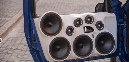Plein phare sur l’innovation sonore en mobilité : les équipementiers acoustiques lancés à toute vitesse